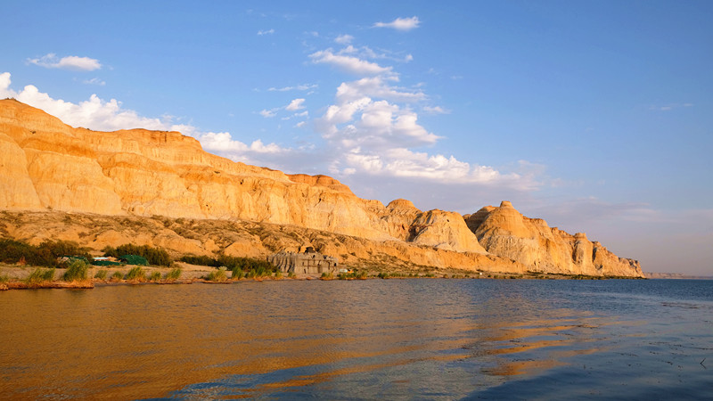 去海上魔鬼城再不用费尽脑筋做攻略了_乌伦古湖