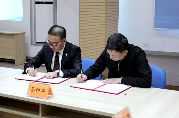 这个冬天不太冷江苏特别特服装有限公司向苏州市慈善总会捐赠3000件