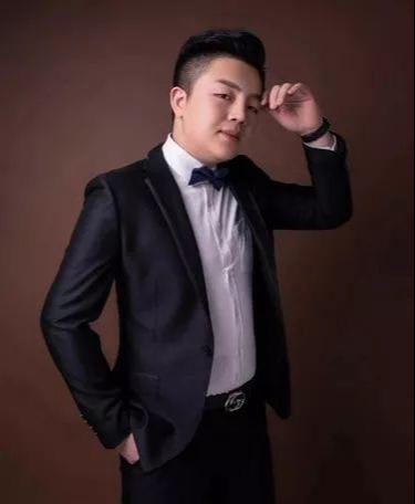 传奇一哥:有个男人叫雨神,今晚带领雨家军争霸一区沙巴克