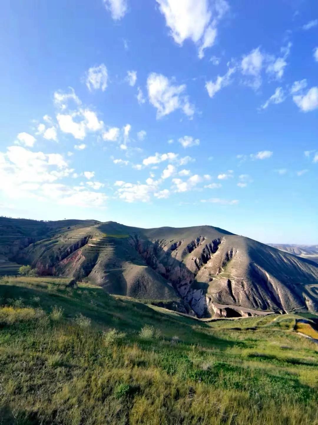 实拍甘肃定西陇西县小山村,典型的黄土高原风貌