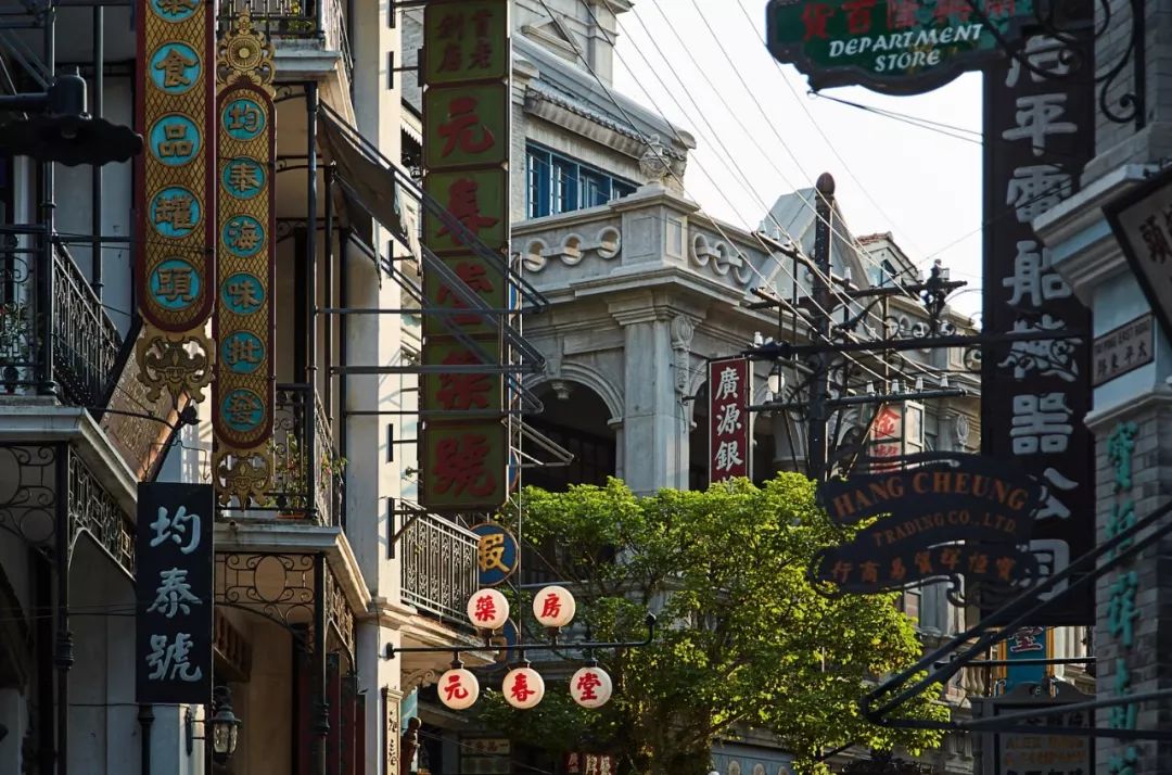 在1942街上我们要做的就是聆听体验穿越时空的场景让你身临民国