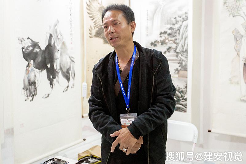 河南新乡:一个人带动一个村300多人成为书画爱好者,年销售书画近千万