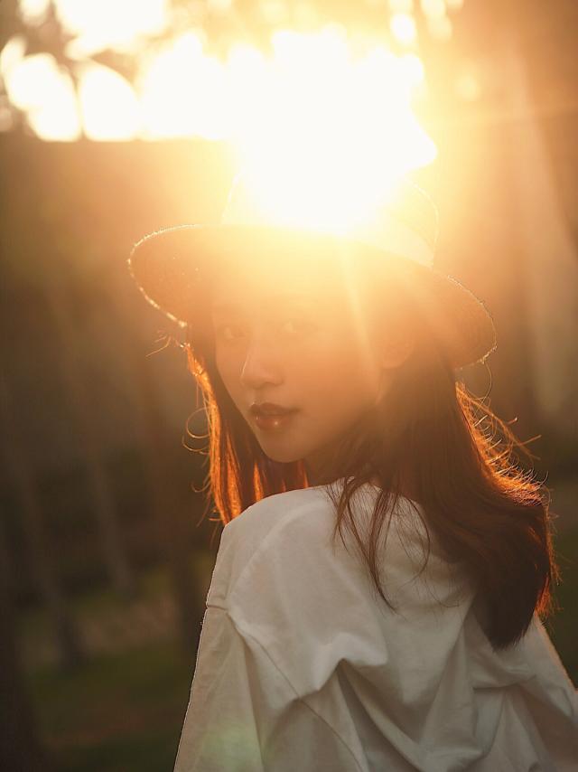 逆光人像怎么拍,利用时间,光线,姿势,拍出唯美好看逆光照