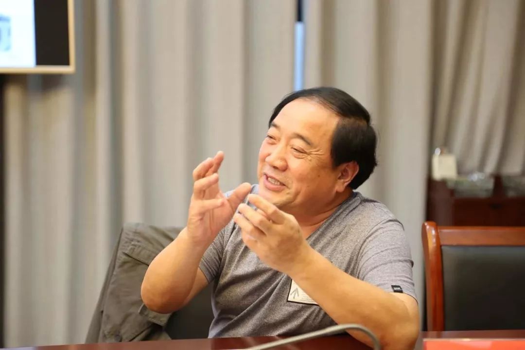 黄桥中学举行江苏省红色黄桥特色文化课程基地专家论证会