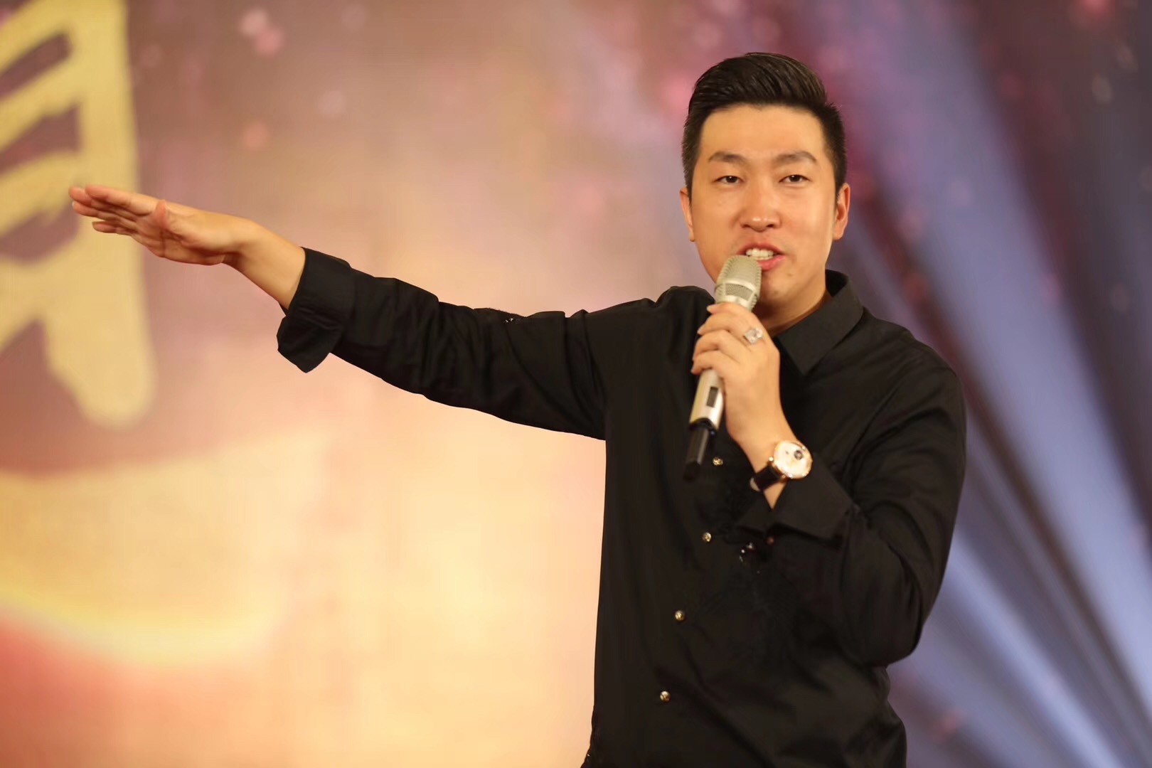 周文强:改变世界不如改变自己!