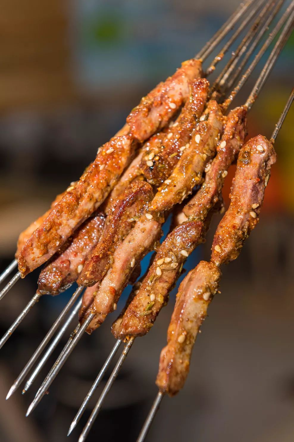 烤腰子如果你爱大口大口吃,一定要点"大腰子",一元一串,经济实惠,火候