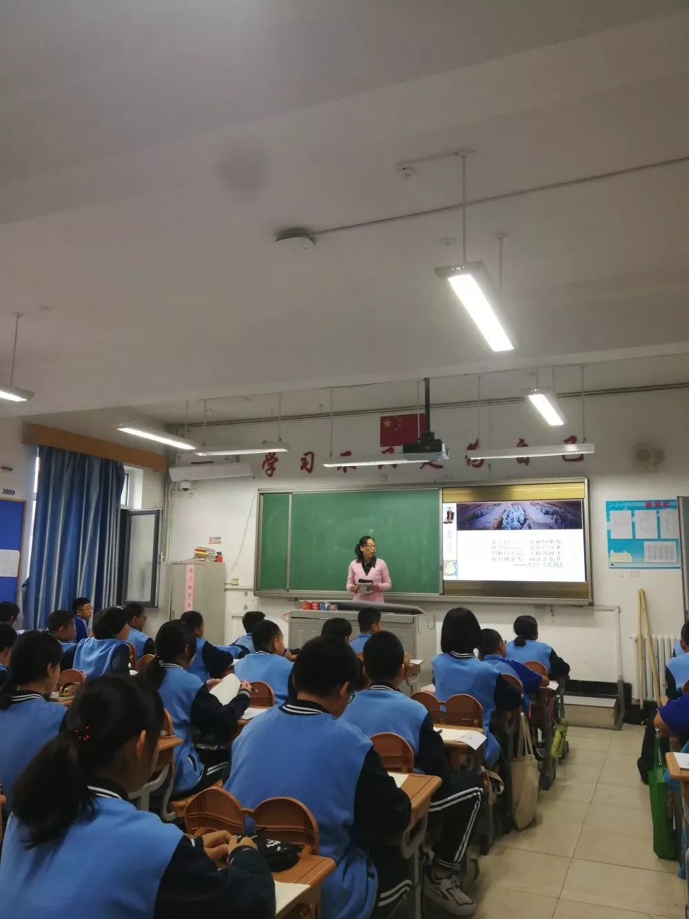 在学科老师的引导下,走进各班教室和各专业教室听课观摩