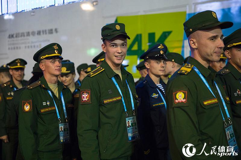 高清:第七届世界军人运动会开幕 代表团候场区一览