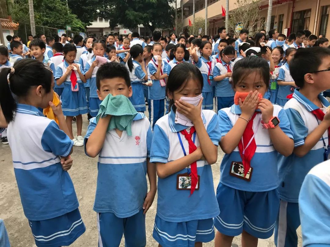 澄波校区加强消防演练提高逃生能力电白区第一小学与电白区消防大队