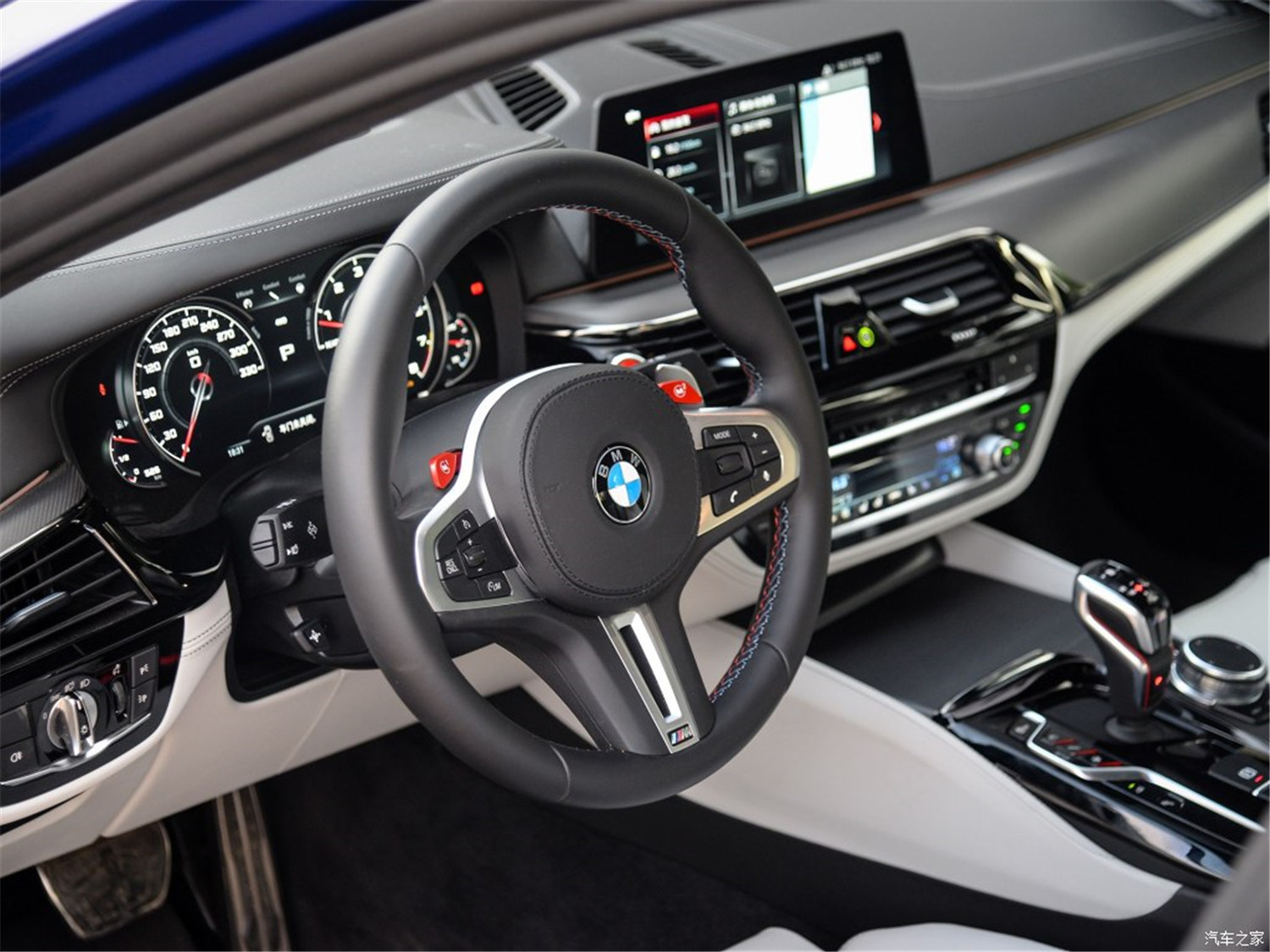 改装宝马m5原厂全液晶仪表盘