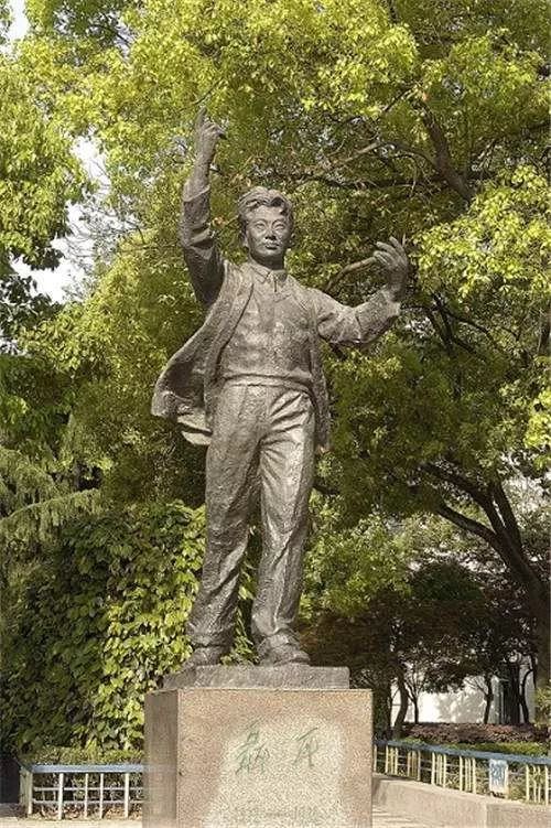 1992年,为纪念人民音乐家聂耳诞辰80周年,上海市政府特拨专款,由上海