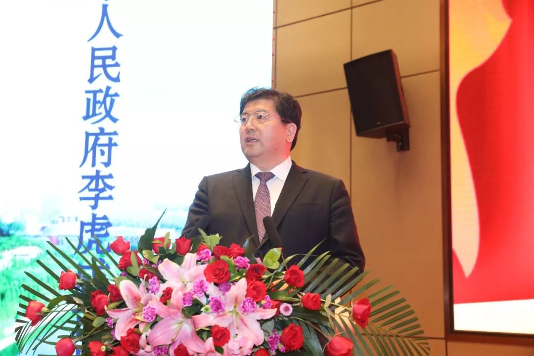 中国砂石协会胡幼奕会长,青岛北苑建材集团董事长代建强先生,清华大学