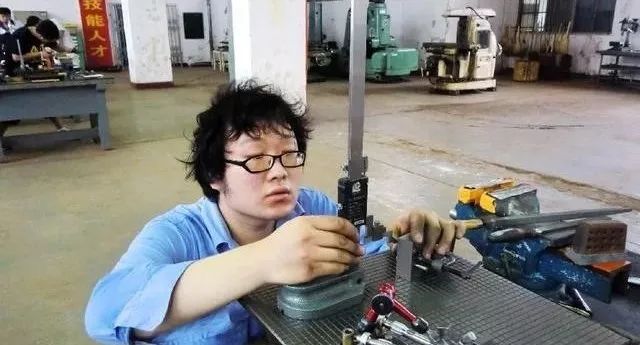 八级钳工曾是怎样一种存在手挫航母堪比机床