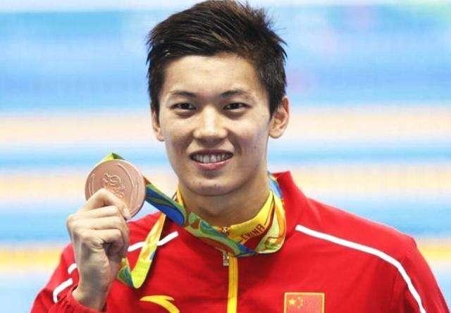 军运会游泳首日比赛惊现小插曲_汪顺