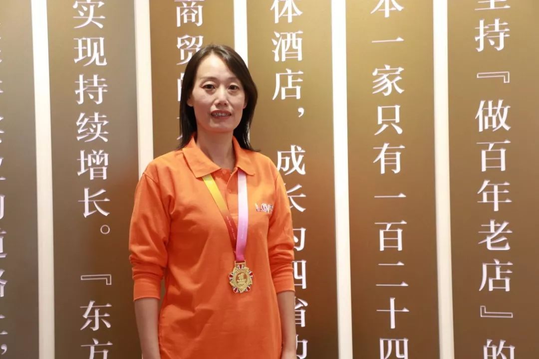 集团企划部经理胡浙英▲旅业事业部家友家政副总经理夏琴▲多业事业