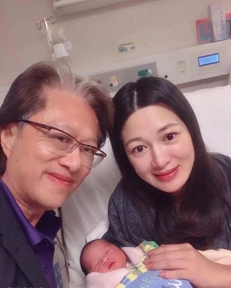 嫁大20岁富商老公,43岁的她产后快速暴瘦20斤,瘦身成果堪比换脸