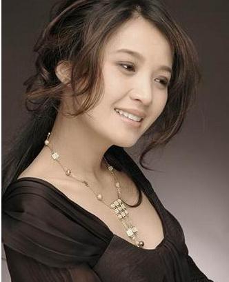 出道20多年来,李煜在主持,歌唱和演员的角色中串场,没有绯闻,这在娱乐