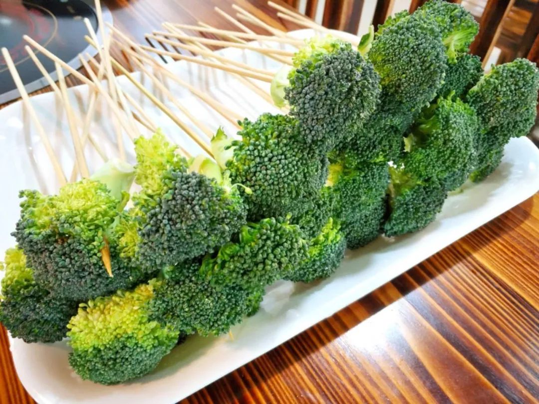 超值399元抢148元的川府串串香火锅套餐涮肉撸串吃个痛快