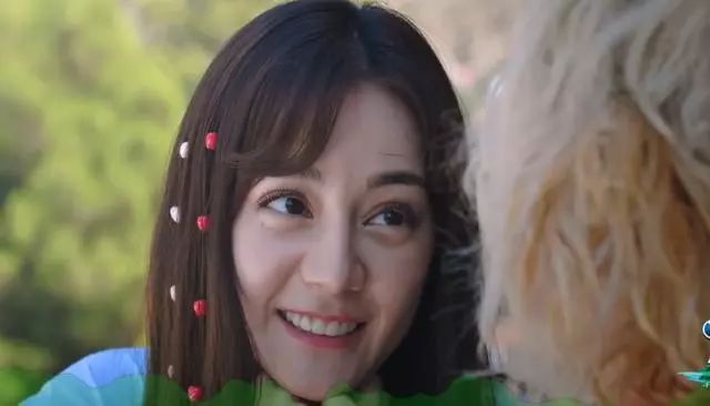 新节目开播法令纹遮不住,网友直呼老了好多好多!_女明星