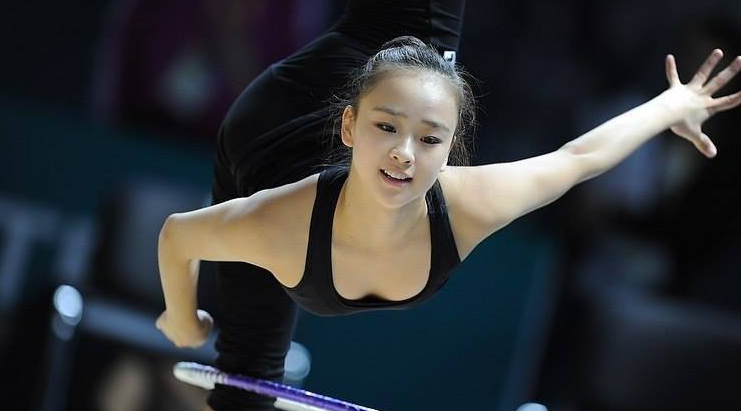 25岁韩国体操女神,清纯可爱,曾当众表白宁泽涛,退役后进娱乐圈_孙妍