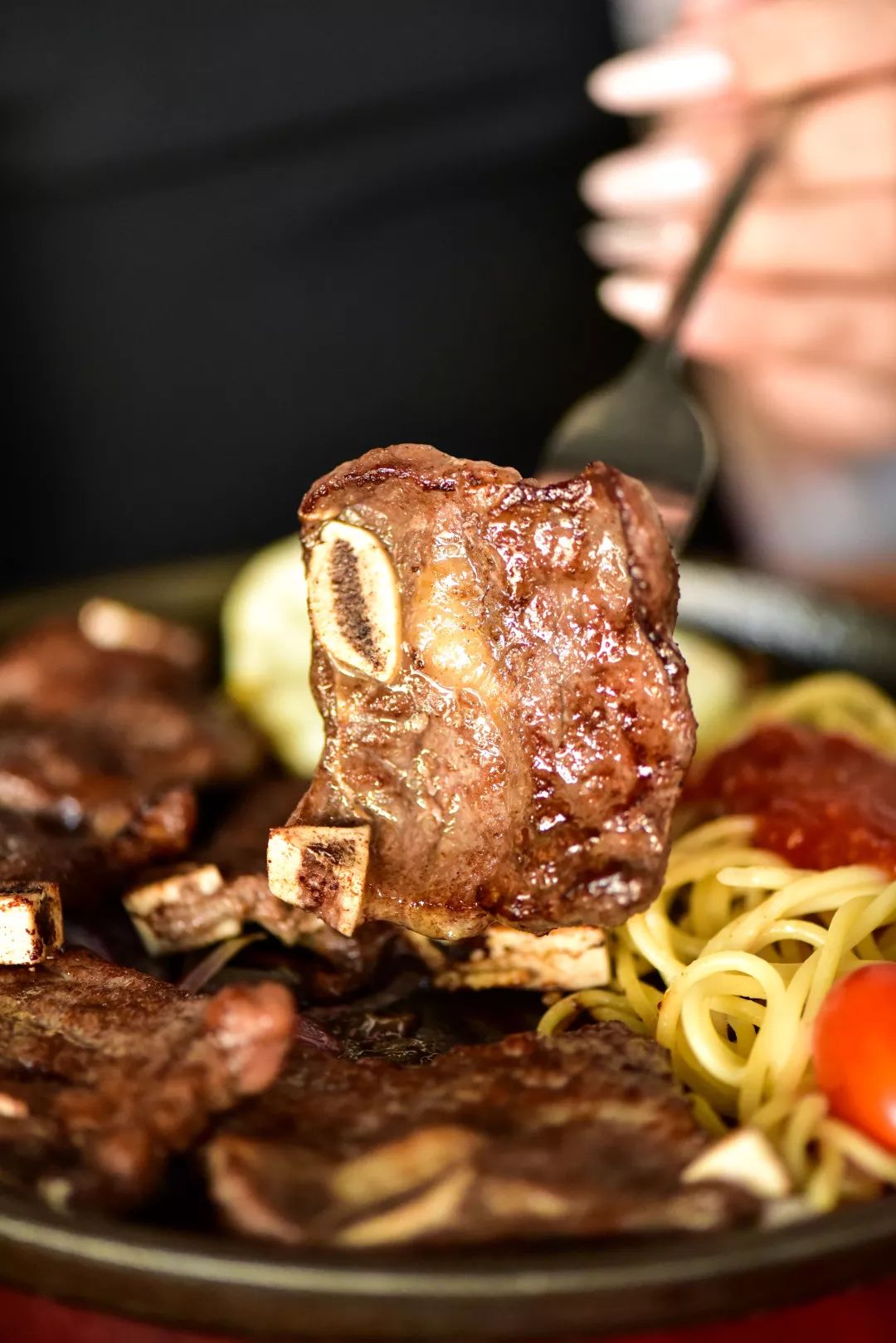 澄海第一家火爆抖音的网红深夜牛排来了凌晨2点还在排队