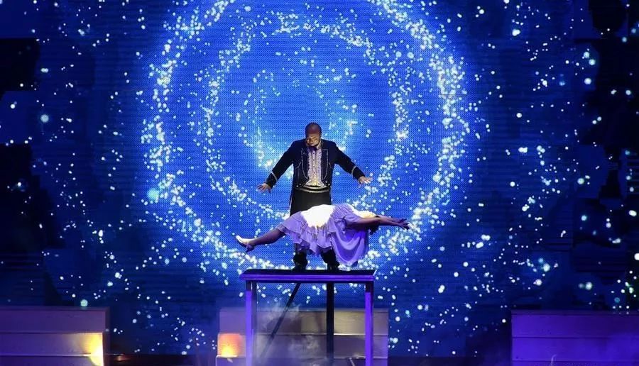 国际魔术节霸气驾到!1000 张门票免费送!带上孩子一起奇幻游!_表演