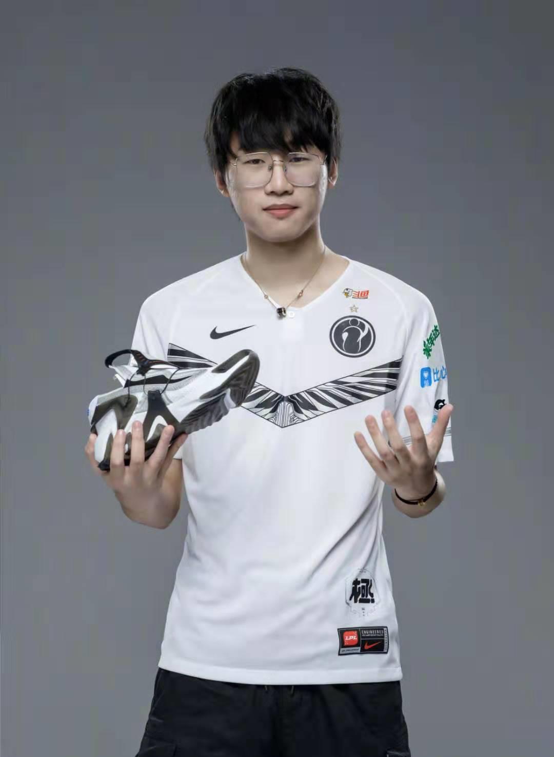 英雄联盟pdd直播表示ning很难上场网友表示ig小组出线稳了