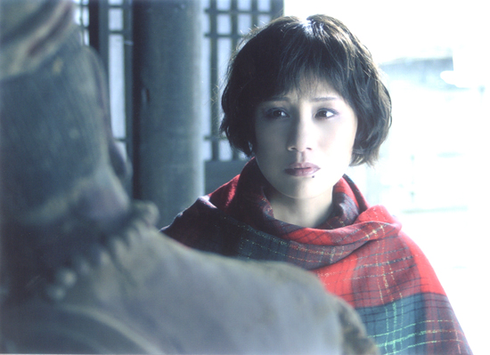 就比如说,当年在《康熙王朝》中饰演"容妃"的李建群.