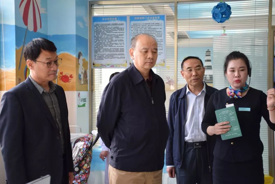 新闻间国家卫健委疾控局领导到郑东新区民生路社区调研指导工作