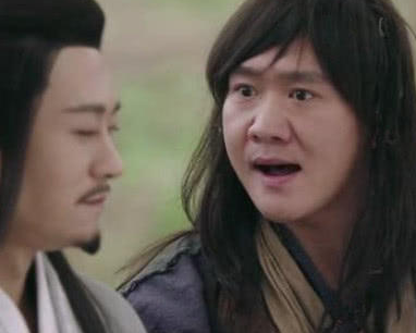 杨一威饰演的周颠更是剧中的搞笑担当,经常一句话惹的观众哈哈大笑,他