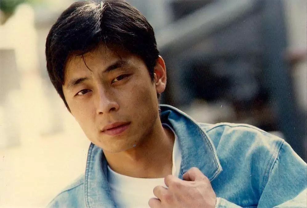 被毒哑的王杰，今天57岁了：年少爱听他的歌，再听已是伤心人_专辑
