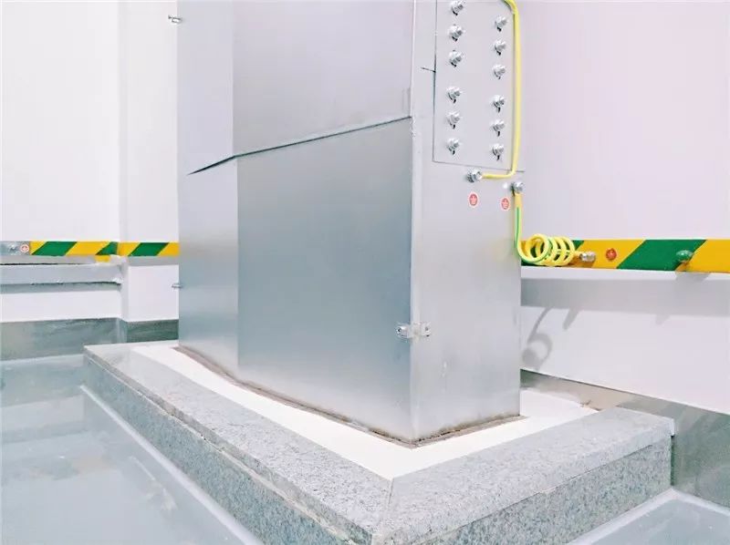 防火封堵及槽盒接地▲酒店配电室