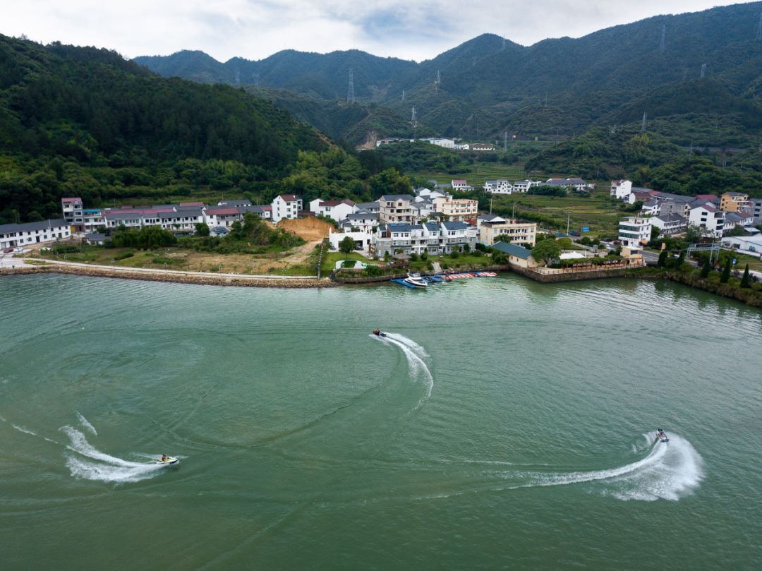 十里雲河十里景美麗河湖展風情