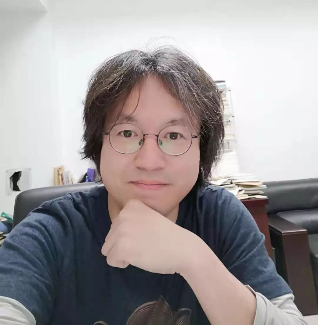 香港城市大学中国文化中心,美国康奈尔大学东亚中心访问学者.