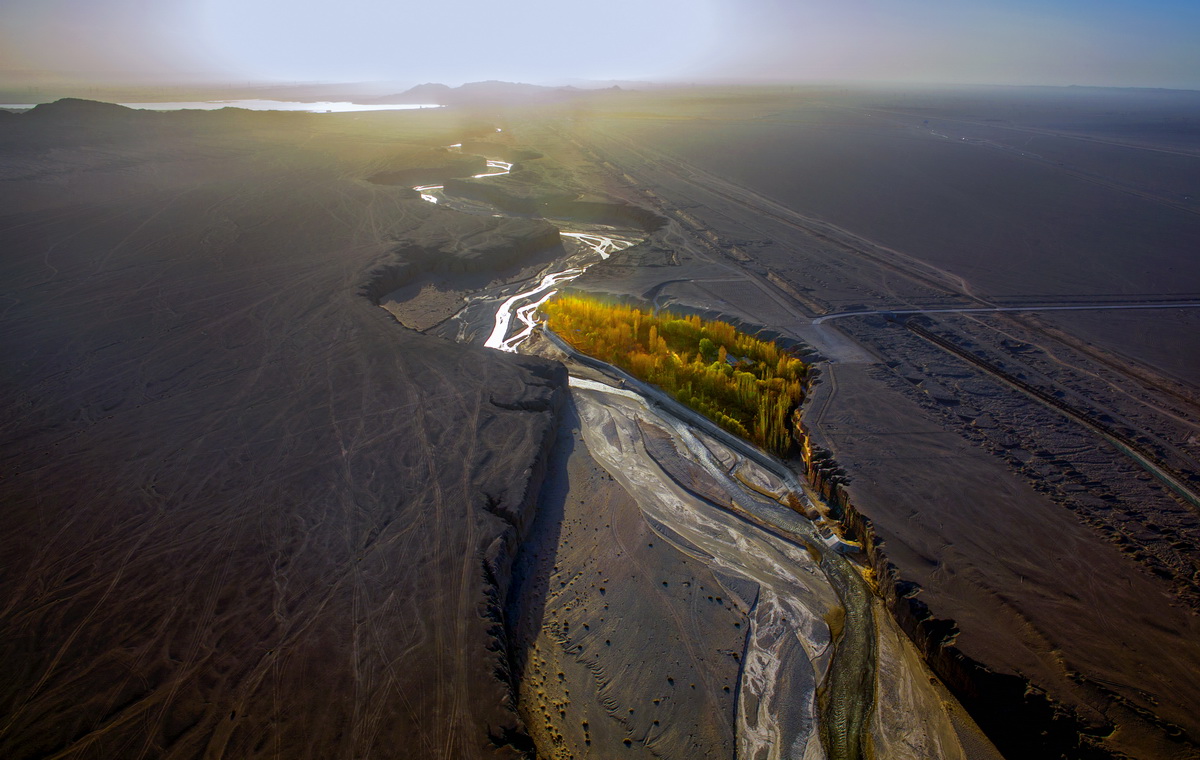 敦煌党河流域西千佛洞