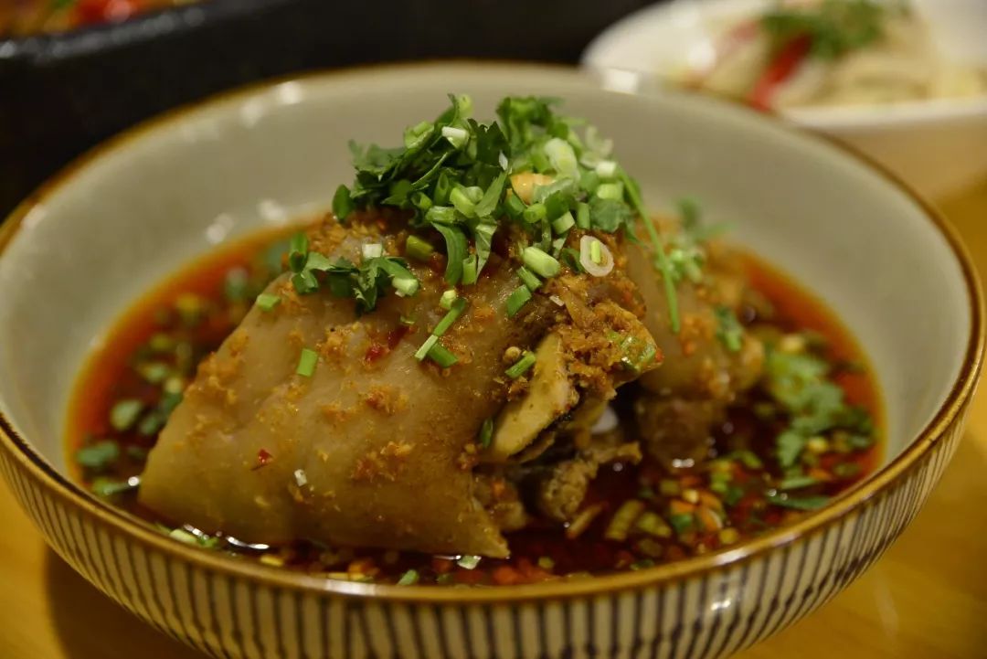 美食九襄一城一味烤全鱼带给你舌尖上的奢华体验