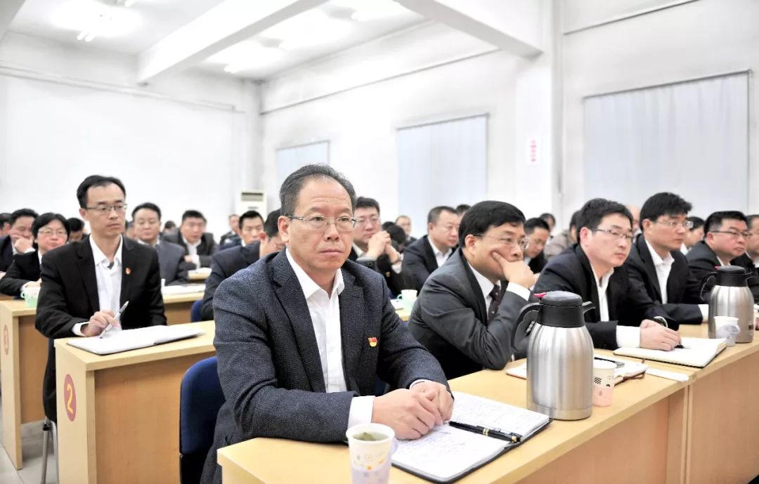华聚能源公司党委副书记,纪委书记,工会主席龚德敏,副总经理,总工程师