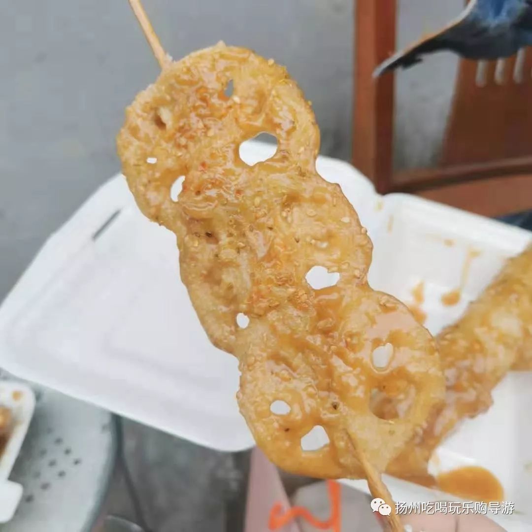 扬州这家小时候的路边炸串,吃了20年涨了5毛钱.