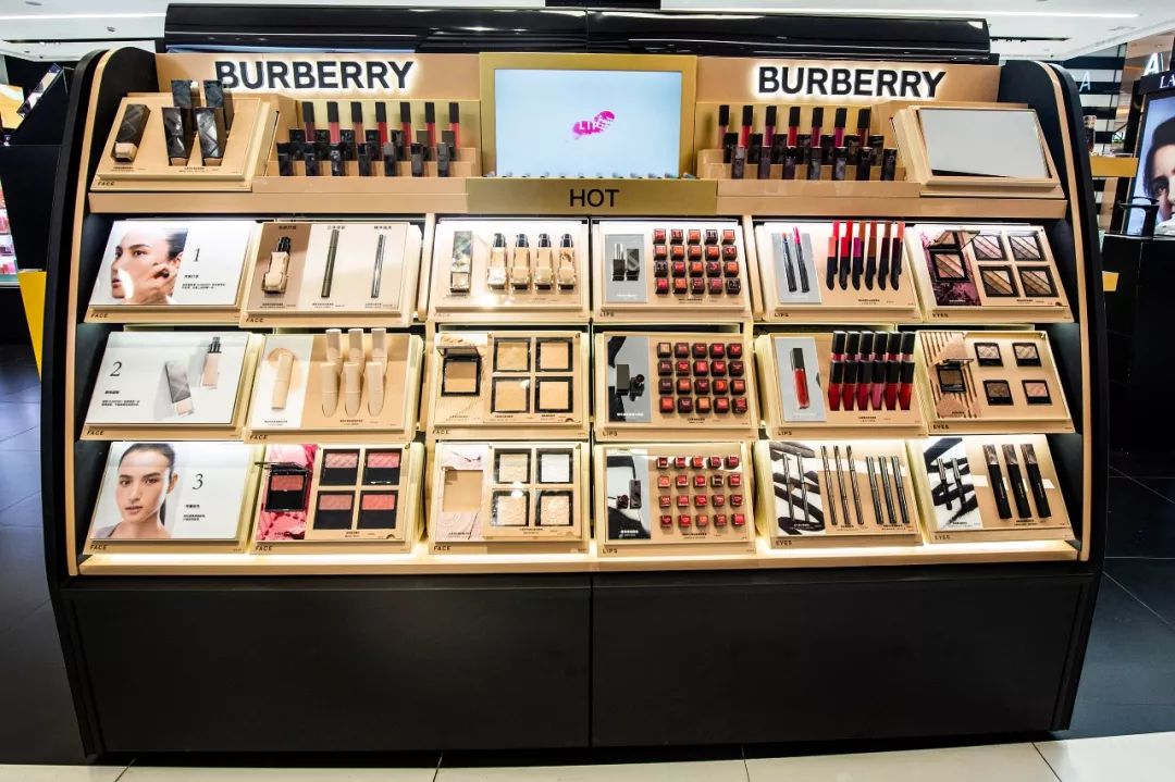 只有在杭州湖滨银泰in77店的丝芙兰才能看到的博柏利彩妆专柜从底妆到