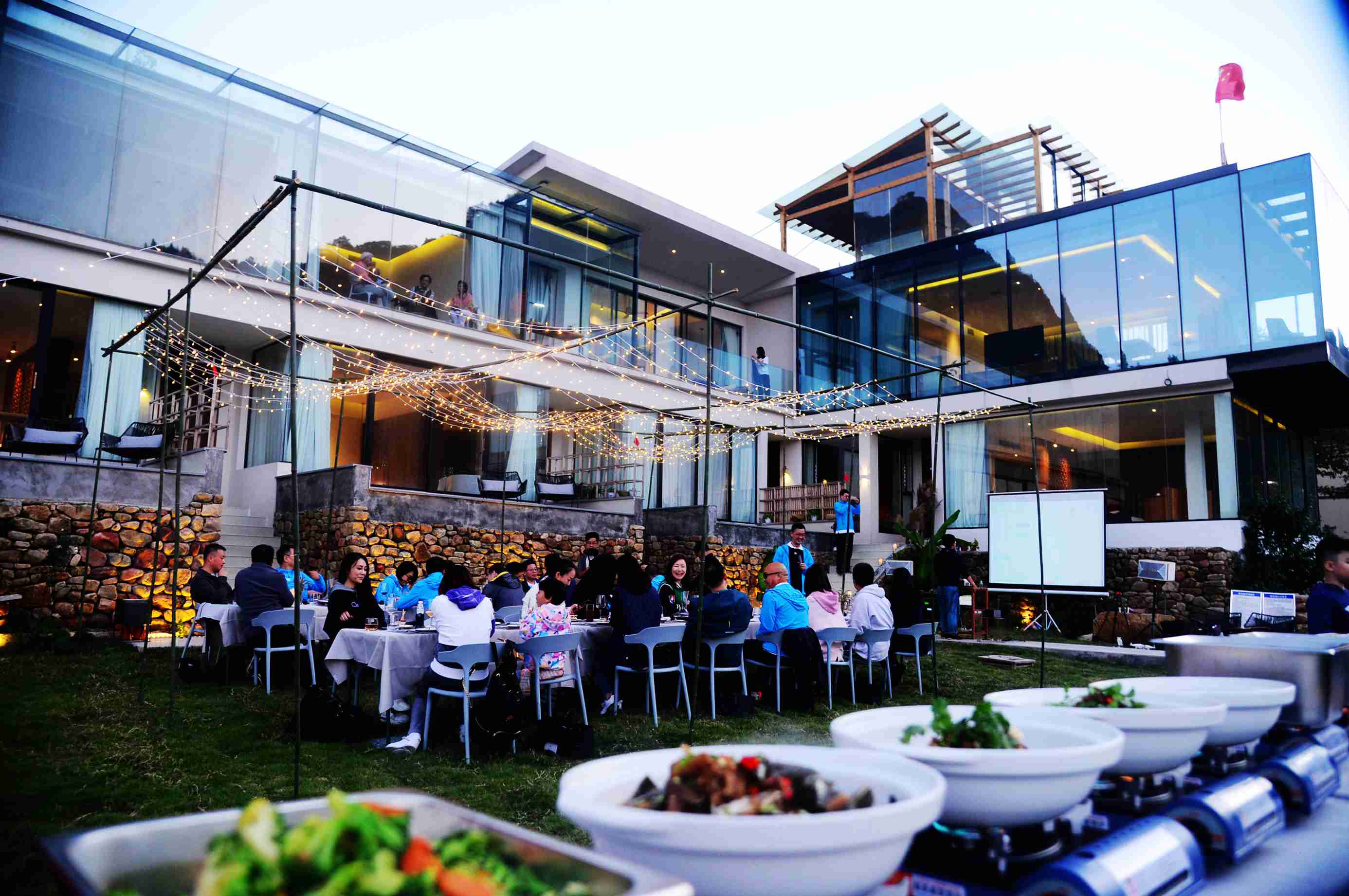 原创张家界璞舍首场户外音乐晚宴高大上