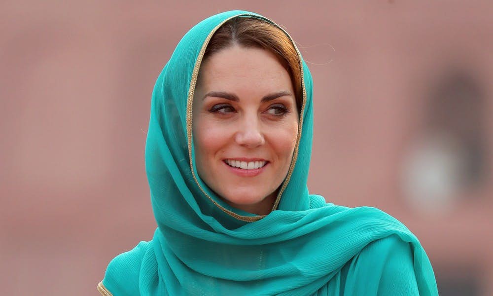 英国凯特王妃入乡随俗尊重传统习惯穿上民族服饰颜值惊艳全场