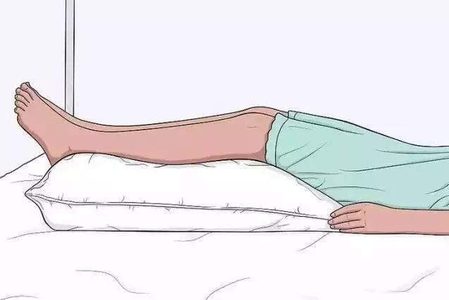 患者在休息和坐位时,最好抬高下肢,会有利于减轻腿部的不适或肿胀感