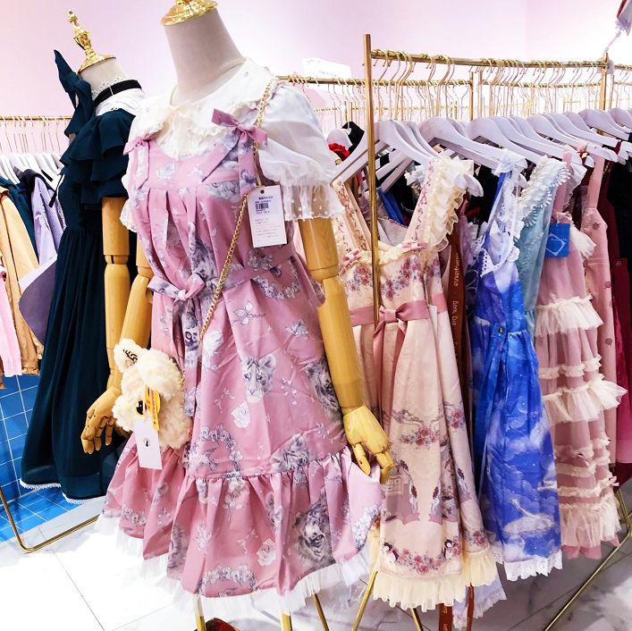 一条裙子炒上十万到底是谁在为lolita买单