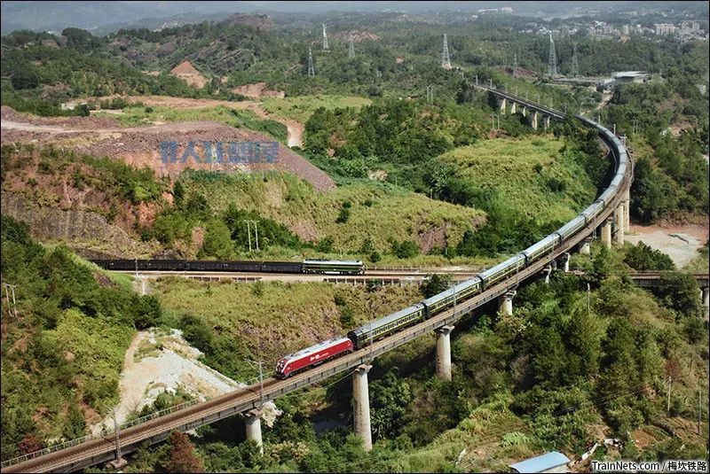 广梅汕铁路粤东纽带聚力侨乡