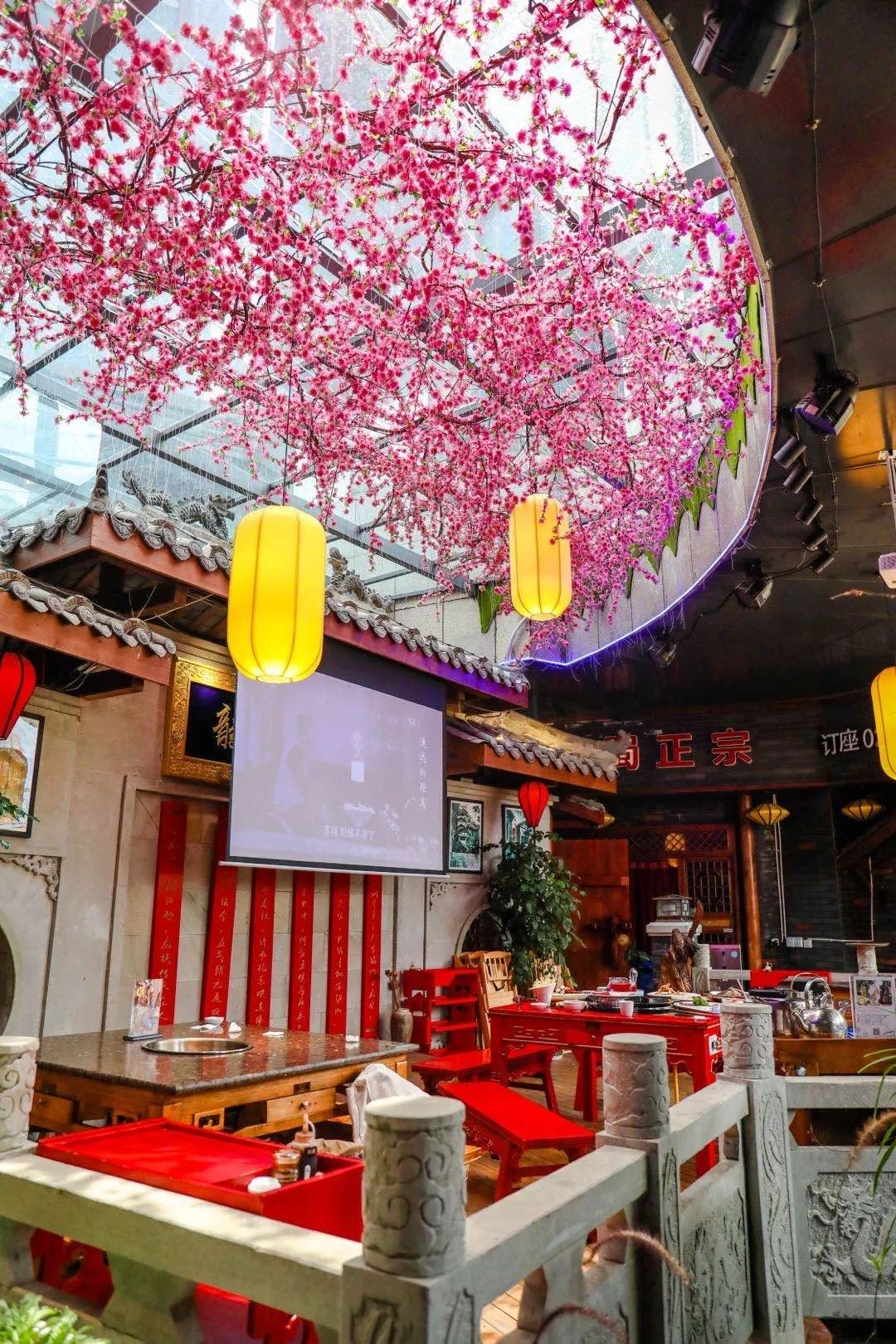 潮人味觉论在成都去这儿吃火锅都是为了拍照