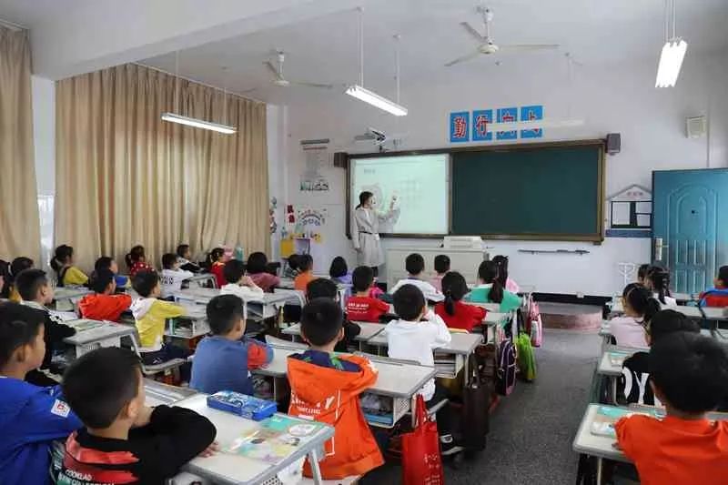 一线教研求发展把脉课堂助提升