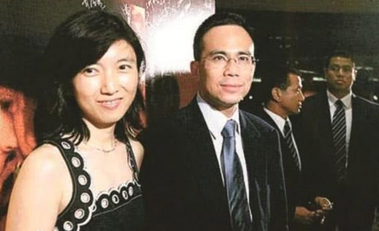 原创李嘉诚大儿媳王俪桥,原来不仅是商业奇才,颜值更是极高