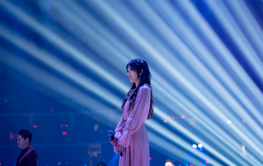 古风第一少女彭十六出席抖音美好奇妙夜一曲戏影荡气回肠感动千万粉丝