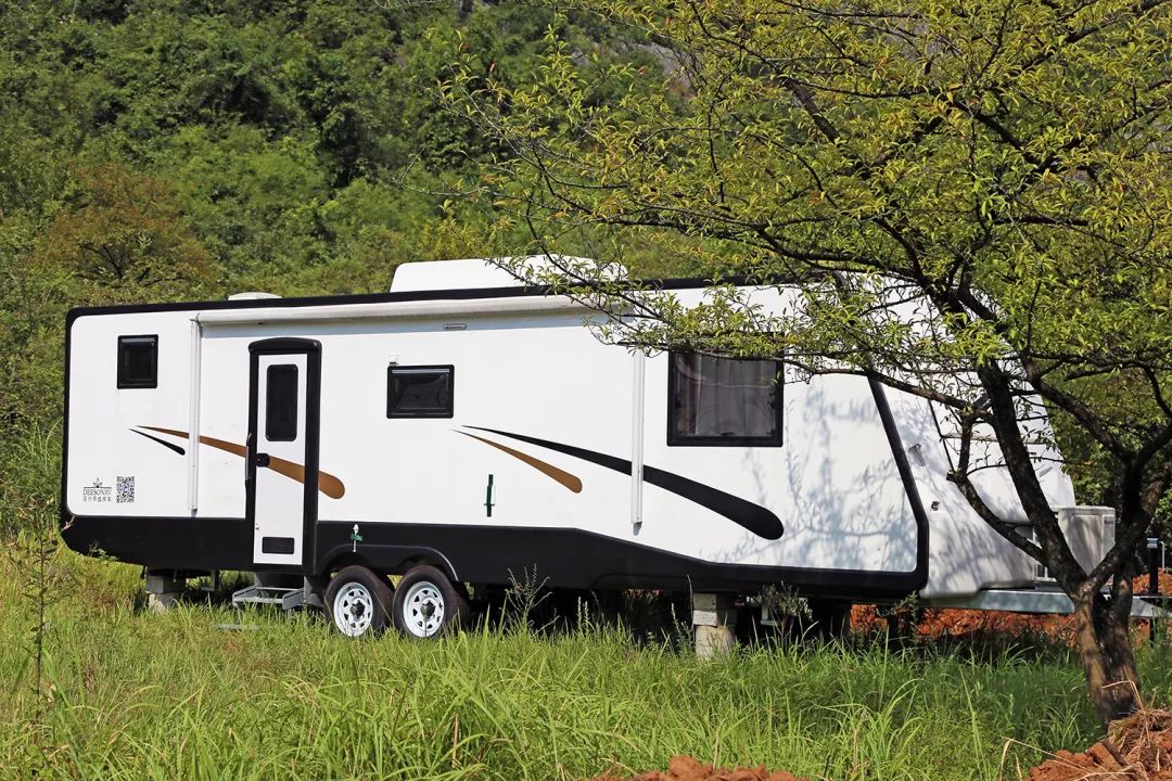 实景图首开区包含了稻田艺术,养生温泉,星空露营,房车营地,萌宠乐园