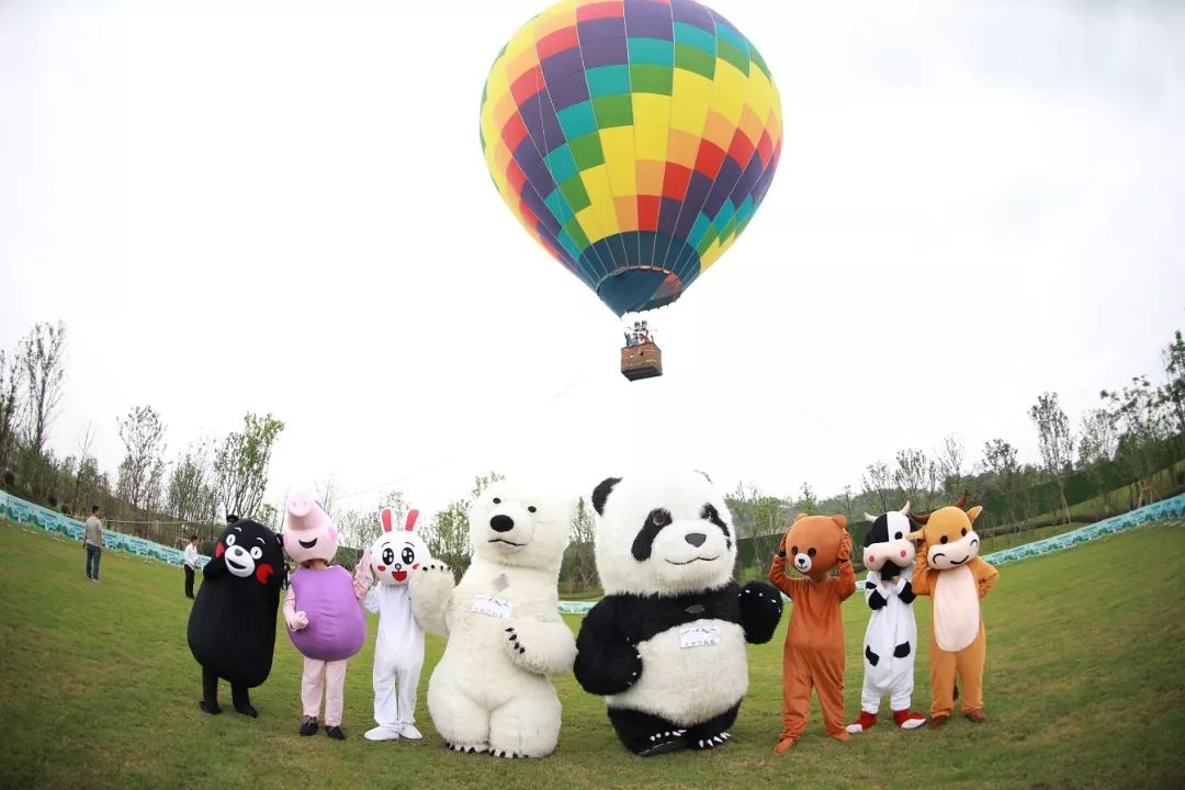 相约山川万千宠爱天府万科城萌宠嘉年华现场直击
